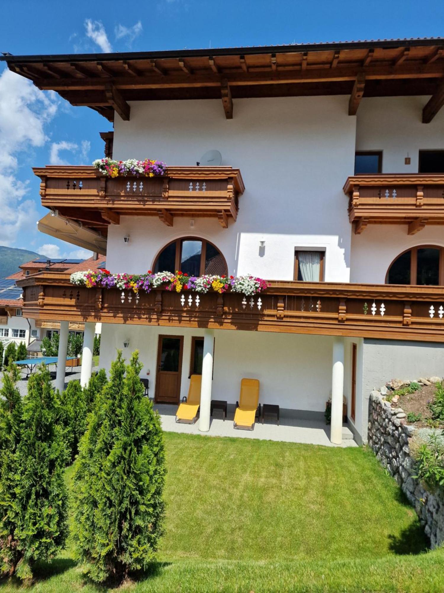 Hotel Romantica แยร์สเซินส์ ภายนอก รูปภาพ
